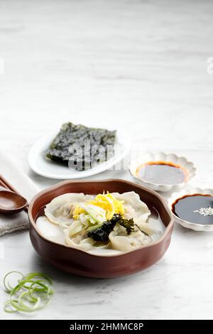 Mandu-Guk (Korean Dumpling Soup)
