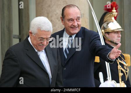 Paris (France), Elyse Palace: Mahmoud Abbas ending his official visits to several countries in Europe. The Palestinian President came to France to ask for Jacques Chirac's support and backing to reactivate the peace process between Israel and the Palestinian unity government with Hamas (2007/02/24). Stock Photo