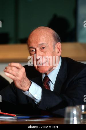 Belgium, Brussels, on February 28, 2002: Valry Giscard d'Estaing, President of the European Convention, attending a Conference on the Future of Europe where a Treaty Establishing a Constitution for Europe was to be agreed. Stock Photo