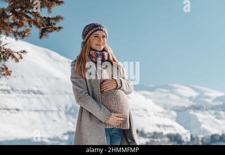Happy Pregnant Woman Enjoying Winter Stock Image - Image of lovely, belly:  241176373