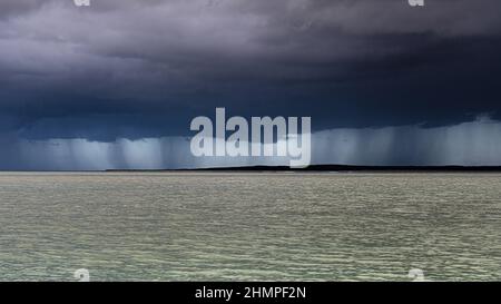 Orage et nuages menaçants dans la baie de Somme et au Hourdel, Stock Photo