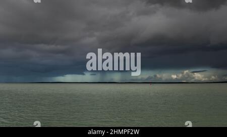 Orage et nuages menaçants dans la baie de Somme et au Hourdel, Stock Photo