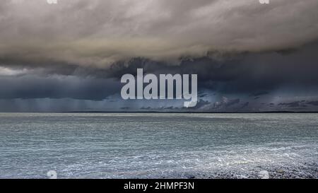 Orage et nuages menaçants dans la baie de Somme et au Hourdel, Stock Photo