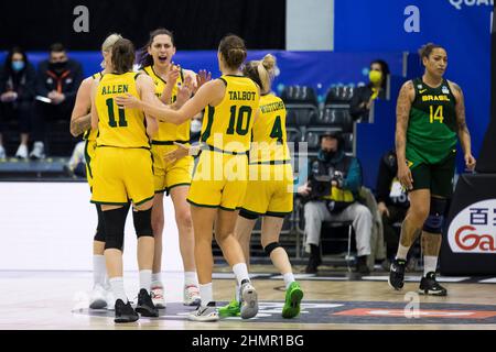 Belgrade, Serbia, 10th February 2022. The players of Australia celebrate during the FIBA Women's Basketball World Cup Qualifying Tournament match between Australia v Brazil in Belgrade, Serbia. February 10, 2022. Credit: Nikola Krstic/Alamy Stock Photo