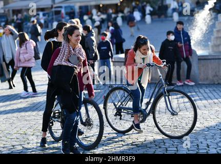 Rome, Italy. 11th Feb, 2022. People are seen at Piazza del Popolo in Rome, Italy, on Feb. 11, 2022. Credit: Jin Mamengni/Xinhua/Alamy Live News Stock Photo