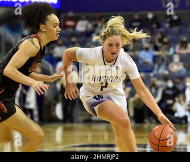 Seattle, WA, USA. 11th Feb, 2022. Washington forward Lauren Schwartz drives by USC guard Tera Reed during the NCAA womens basketball game between the USC Trojans and Washington Huskies at Hec Edmundson Pavilion in Seattle, WA. USC defeated Washington 70-59. Steve Faber/CSM/Alamy Live News Stock Photo