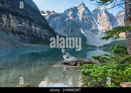 Moraine Lake in the morning at Sunrise in banff canada Stock Photo