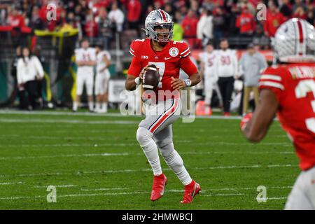 Ohio State Buckeyes quarterback C.J. Stroud (7) throws the ball during the Rose Bowl game against the Utah Utes, Saturday, Jan. 1, 2022, in Pasadena, Stock Photo