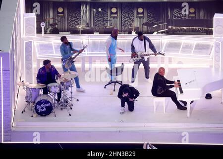 Los Angeles, California, USA. 13th Feb, 2022. Eminem performs at the halftime show during the NFL Super Bowl 56 LVI football game between the Los Angeles Rams and the Cincinnati Bengals at SoFi Stadium in Los Angeles, CA on Feb 13, 2022 Charles Baus/CSM. Credit: Cal Sport Media/Alamy Live News Stock Photo