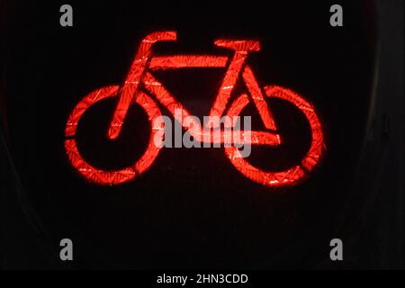 Magdeburg, Germany. 10th Feb, 2022. A traffic light shows a red bicycle. The state government of Saxony-Anhalt is planning to build 50 kilometers of new bike paths. After meager results last year, the state now wants to push ahead with bike path expansion. Credit: Klaus-Dietmar Gabbert/dpa-Zentralbild/ZB/dpa/Alamy Live News Stock Photo