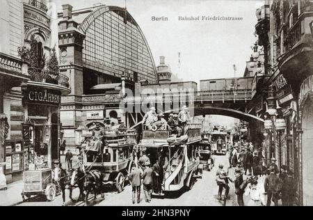 Vintage postcard of Bahnhof Berlin Friedrichstraße (Berlin Friedrichstrasse railway station). Early 20th century Stock Photo