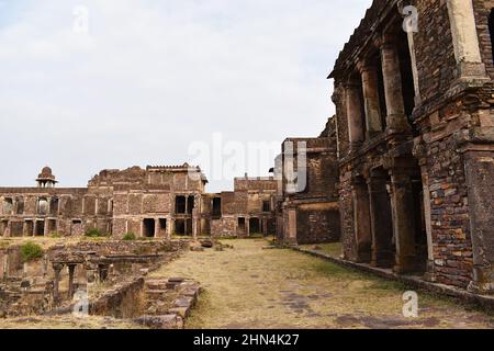 View of Jhinjhari Mahal and Purani Kachahari, This is a protected monument and an ancient heritage, Raisen Fort, Fort was built-in 11th Century AD, Ma Stock Photo