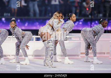 Mary J. Blige performs during the Super Bowl LVI Halftime Show at SoFi  Stadium in Los Angeles, CA on Feb. 13, 2022. (Photo by Image of Sport/Sipa  USA Stock Photo - Alamy