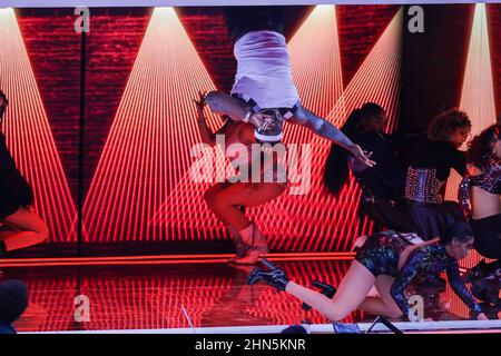 Los Angeles, United States. 13th Feb, 2022. Rapper Curtis 50 cent Jackson  performs in the Pepsi Super Bowl LVI Halftime Show during Super Bowl LVI  between the Cincinnati Bengals and Los Angeles