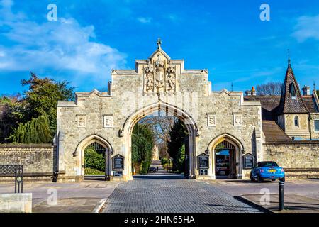 Main gate into 19th century City of London Cemetery and Crematorium, Manor Park, Newham, London, UK Stock Photo