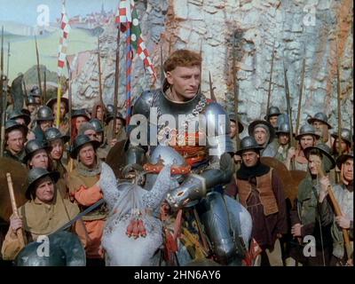 LAURENCE OLIVIER at Siege of Harfleur in HENRY V 1944 director LAURENCE ...