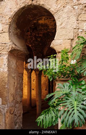 baños árabes, - Banys Àrabs - portal con arco de herradura , siglo X, Palma, Mallorca, islas baleares, españa, europa Stock Photo