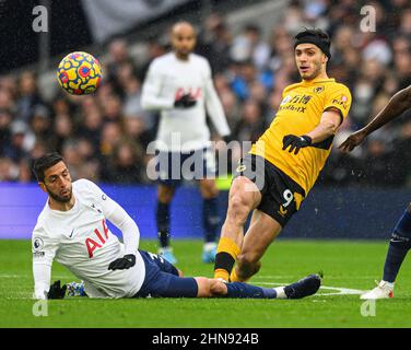 wolverhampton-wanderers-raul-jimenez-during-the-sky-bet-championship