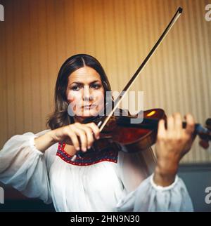 Iona Brown, britische Violinistin und Dirigentin, Deutschland um 1974. Stock Photo