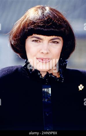 Mireille Mathieu, berühmte französische Sängerin, Portrait von 1993. French singer Mireille Mathieu, portrait from 1993. Stock Photo