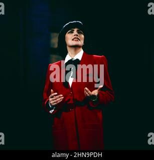 Mireille Mathieu, berühmte französische Sängerin, Bild circa von 1986.  French singer Mireille Mathieu, photo circa from 1986. Stock Photo