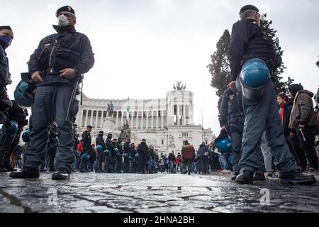 February 14, 2022, Rome, Italy: Demonstration in Piazza Venezia in Rome organized by 'No Green Pass' movement  (Credit Image: © Matteo Nardone/Pacific Press via ZUMA Press Wire) Stock Photo