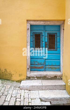 traditional house style in Rovinj Stock Photo - Alamy