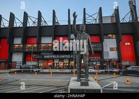 Sheffield, UK. 15th Feb, 2022. The Derek Dooley MBE statue at Bramall Lane in Sheffield, United Kingdom on 2/15/2022. (Photo by Craig Thomas/News Images/Sipa USA) Credit: Sipa USA/Alamy Live News Stock Photo