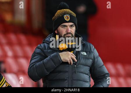 Sheffield, UK. 15th Feb, 2022. A Hull fan arrive at Bramall Lane in Sheffield, United Kingdom on 2/15/2022. (Photo by Craig Thomas/News Images/Sipa USA) Credit: Sipa USA/Alamy Live News Stock Photo