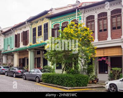 Many houses of Emerald Hill Rd are nice examples of Chinese Baroque architecture - Singapore Stock Photo