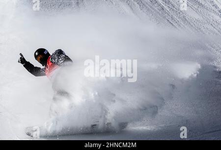 Washington, China's Hebei Province. 11th Feb, 2022. Shaun White of the United States competes during the men's snowboard halfpipe final at Genting Snow Park in Zhangjiakou, north China's Hebei Province, Feb. 11, 2022. Credit: Fei Maohua/Xinhua/Alamy Live News Stock Photo