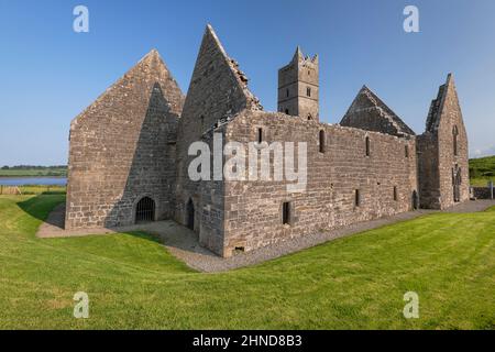 Ireland, County Mayo, Rosserk Friary outside Ballina, founded by the Joyce family circa 1440 for the Friars of the Franciscan Third Order Regular and Stock Photo
