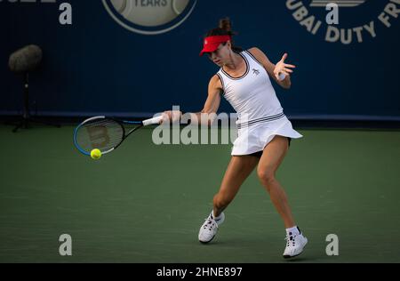 Vera Zvonareva, von oben Tennis - Dubai Tennis Championships 2022 - Dubai -  WTA - Dubai Duty Free Tennis Stadium - United Arab Emirates - 2022