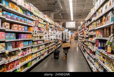 Shopping in a Whole Foods Market supermarket in New York on Monday, February 14, 2022. American are encountering the highest inflation rate in 40 years, as consumer spending fell last month, the most since February 2021. (© Richard B. Levine) Stock Photo