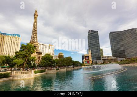 Las Vegas, AUG 5 2015 - Overcast view of the Eiffel tower from Bellagio Hotel and Casino Stock Photo