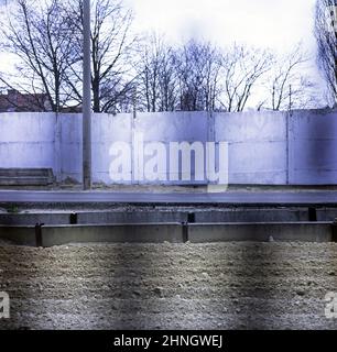 Border between Berlin-Zehlendorf and GDR, late 1970s, Berlin Wall, late 1970s, Neuruppiner Straße, West Berlin, West Germany Stock Photo