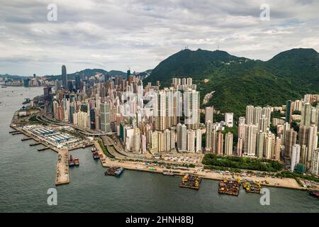 Aerial showing the high-rise development of Kennedy Town, Shek Tong Tsui, Sai Ying Pun, Sheung Wan and Mid-Levels, Hong Kong Island, 2008 Stock Photo