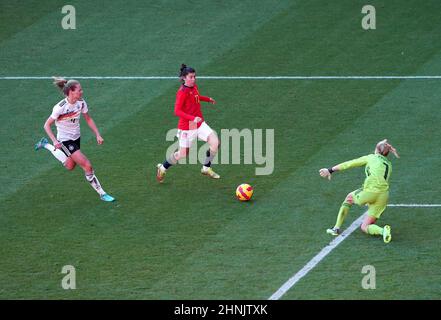 German goalkeeper Merle Frohms saves a shot from Spain's Lucia Garcia during the Arnold Clark Cup match at the Riverside Stadium, Middlesborough. Picture date: Thursday February 17, 2022. Stock Photo