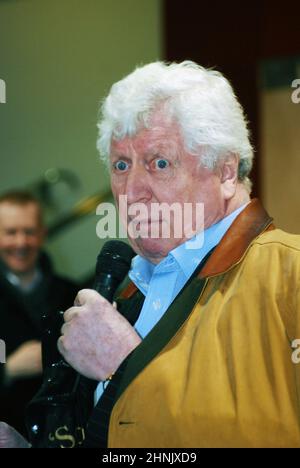 Doctor Who Dr Who, stage, TV, and film actor, Tom Baker, famous for playing the Fourth Doctor. A well-known raconteur, here Tom tells a humerous tale. Stock Photo