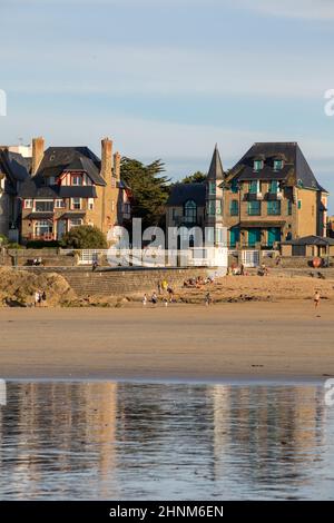 Seafront and promenade, St Malo, Brittany, France Stock Photo - Alamy