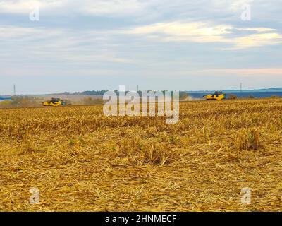 Harvest combain machinery Stock Photo - Alamy