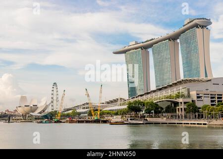 Marina Bay Sands Singapore Resort cityscape with Flyer ArtScience Museum. Stock Photo