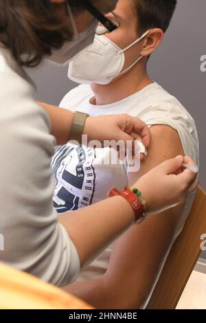 Corona-Impfung in Oberösterreich, Österreich, Europa - Corona vaccination in Upper Austria, Austria, Europe Stock Photo