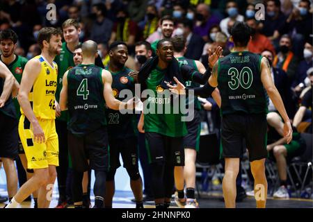 Granada, Spain. 17th Feb, 2022. 17th February 2022; Palace Municipal of Deportes; Granada; Andalucia; Spain; Liga Endesa ACB; Quarter Finals; Copa del Rey; Joventut vs Lenovo Tenerife; Joventut players 900/Cordon Press Credit: CORDON PRESS/Alamy Live News Stock Photo