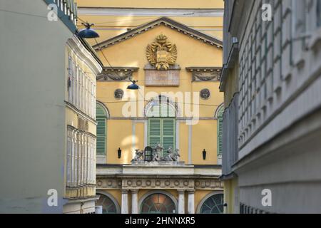 Das Theater an der Wien von hinten in Wien, Österreich, Europa  - The Theater an der Wien from behind in Vienna, Austria, Europe. Stock Photo