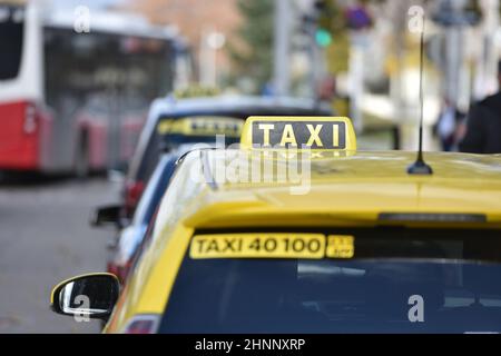 Taxi-Standplatz in Wien, Österreich, Europa - Taxi stand in Vienna, Upper Austria, Austria, Europe. Stock Photo