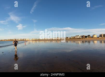 Seafront and promenade, St Malo, Brittany, France Stock Photo - Alamy