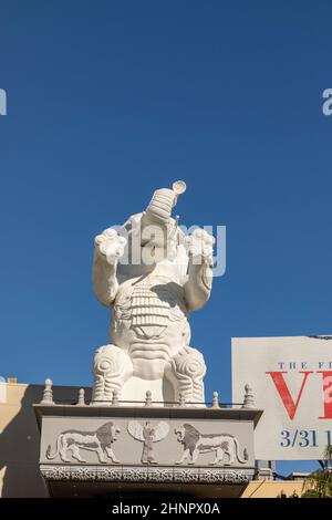 Statue of an elephant outside the Highland Shopping Mall in Hollywood Stock Photo