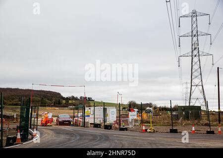 Wendover, UK. 9th February, 2022. Preparatory works for the Small Dean viaduct section of the HS2 high-speed rail link are pictured alongside the A413. Credit: Mark Kerrison/Alamy Live News Stock Photo