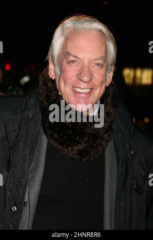DONALD SUTHERLAND, PRIDE and PREJUDICE, 2005 Stock Photo - Alamy